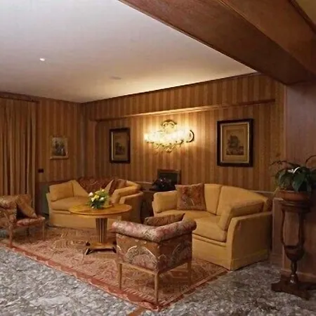 Hotel Daniel