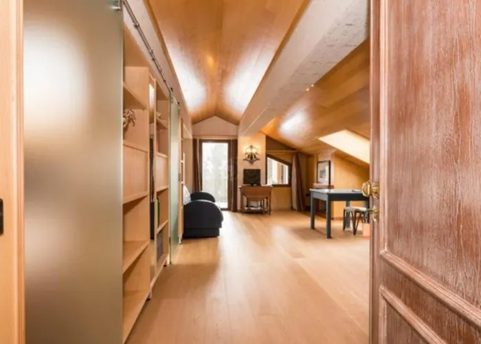 Отель Daniel 4*