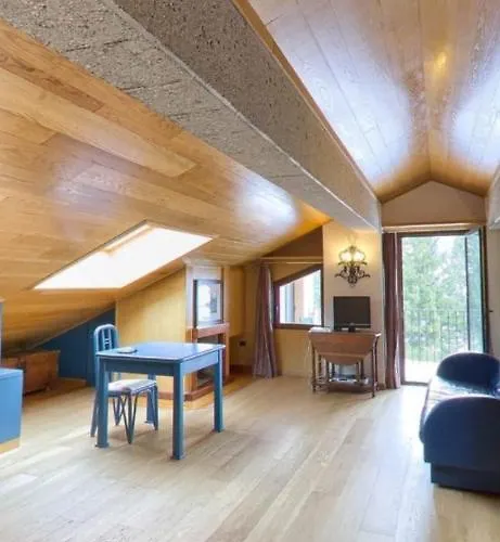 Daniel Отель Пескассероли