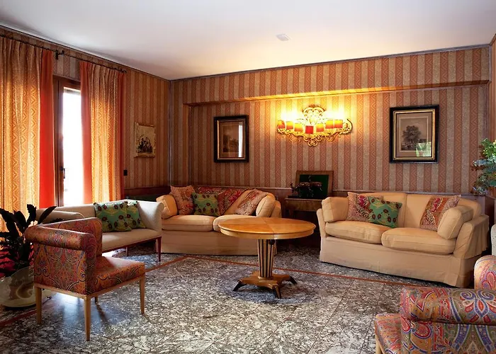 Отель Daniel Пескассероли