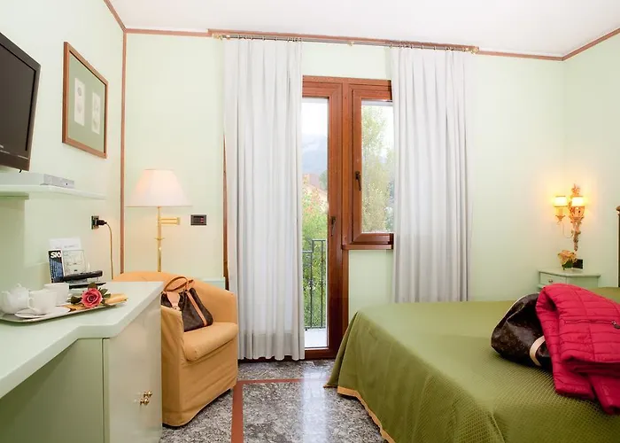 Отель Daniel Пескассероли