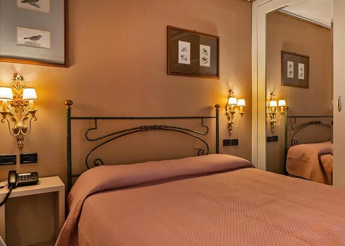 Отель Daniel 4*