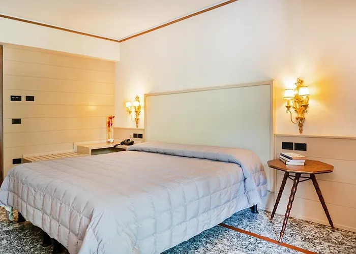 Daniel Отель 4*