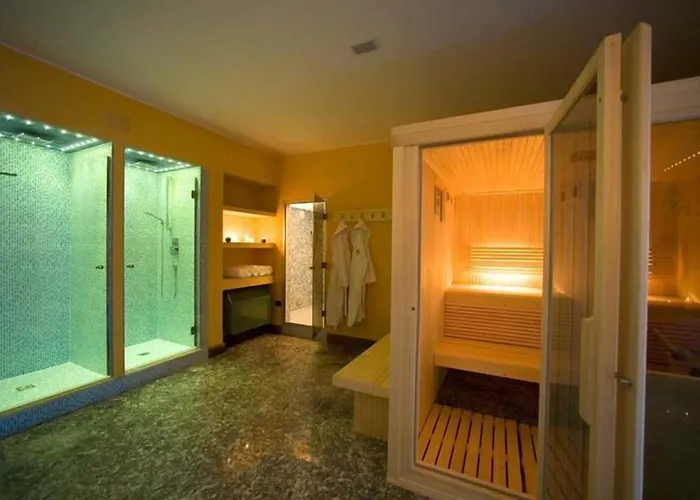 Отель Daniel 4*