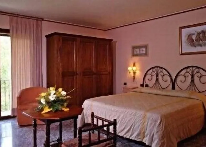 Daniel Отель Пескассероли