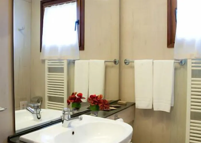 Отель Daniel 4*